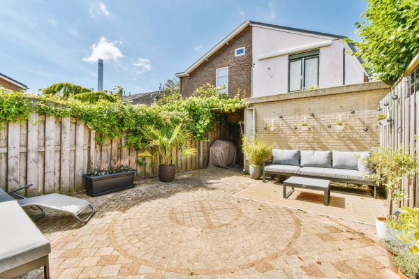 Courtyard Wall Repair in Kirkland